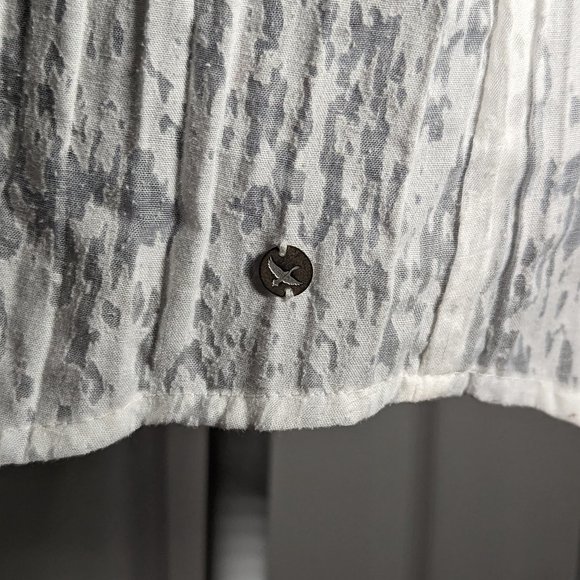 Eddie Bauer White Burnout Button Up Short Sleeve Blouse - Picture 5 of 10